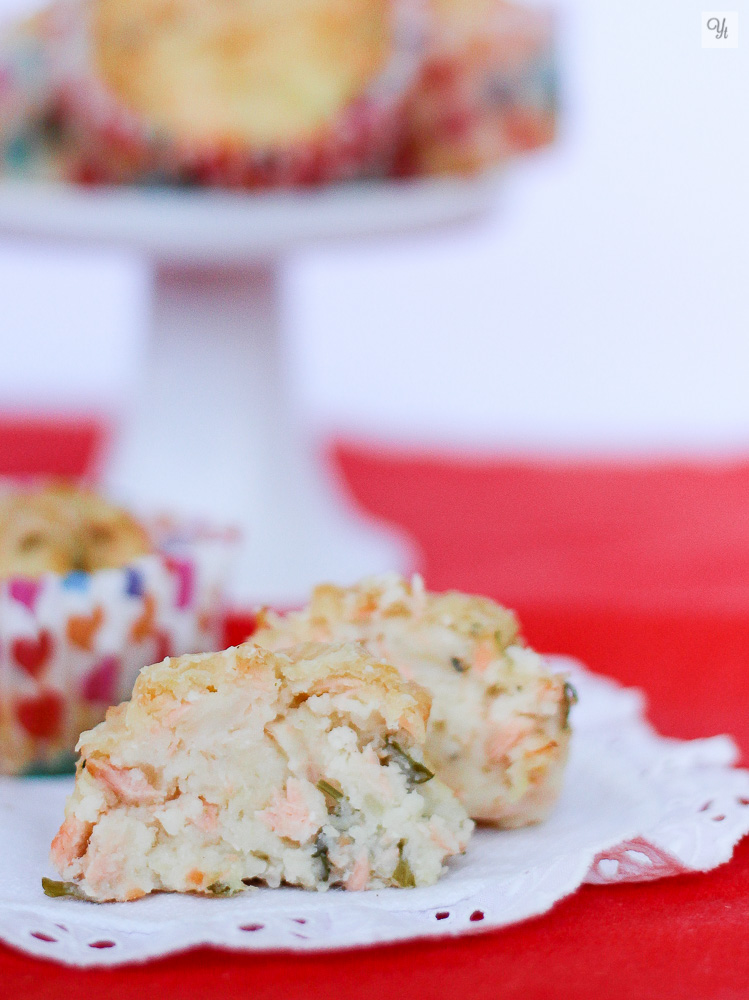 Bolitas de patata y salmón.