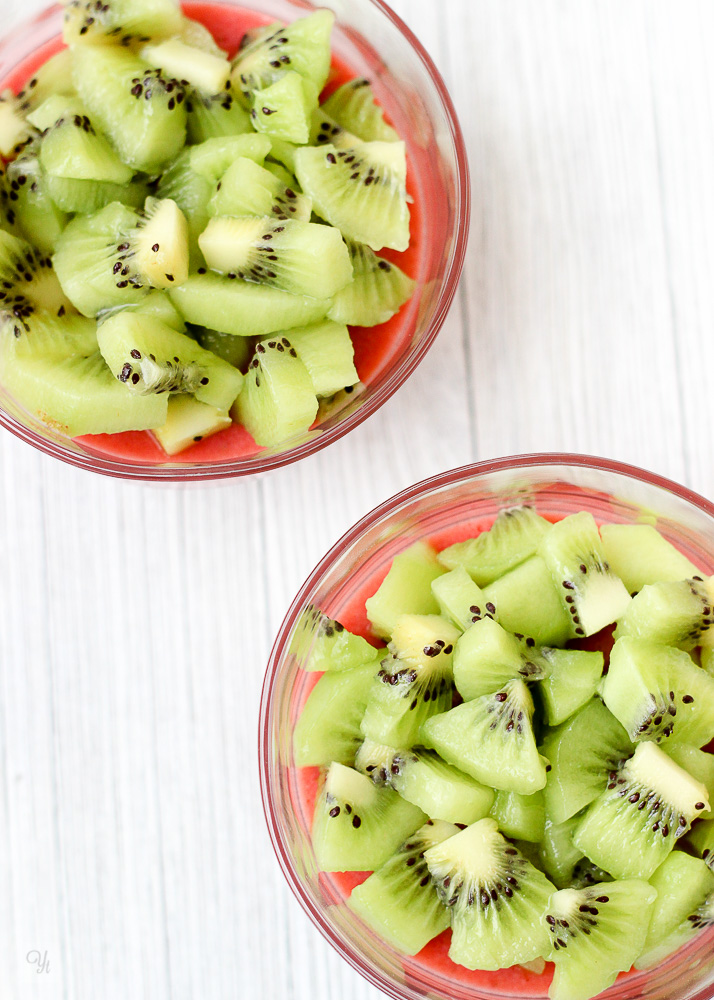 Mousse de fresas con kiwi