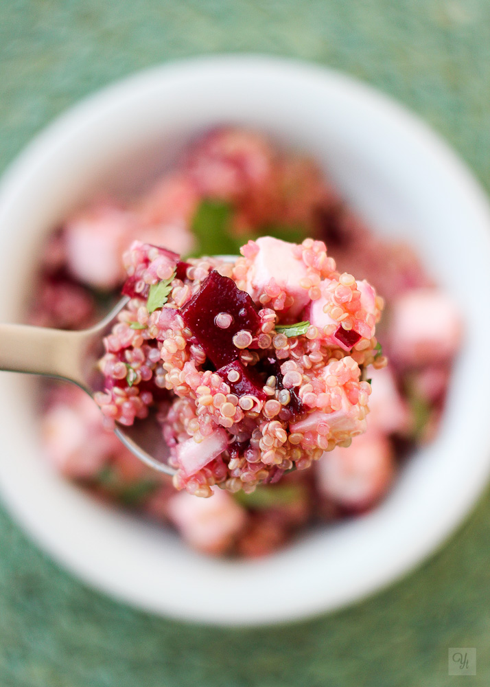 Ensalada de quinoa, remolacha y queso feta.