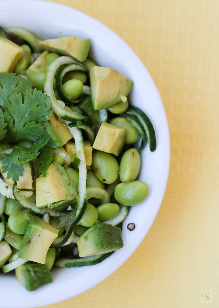 Ensalada de edamame aguacate y pepino