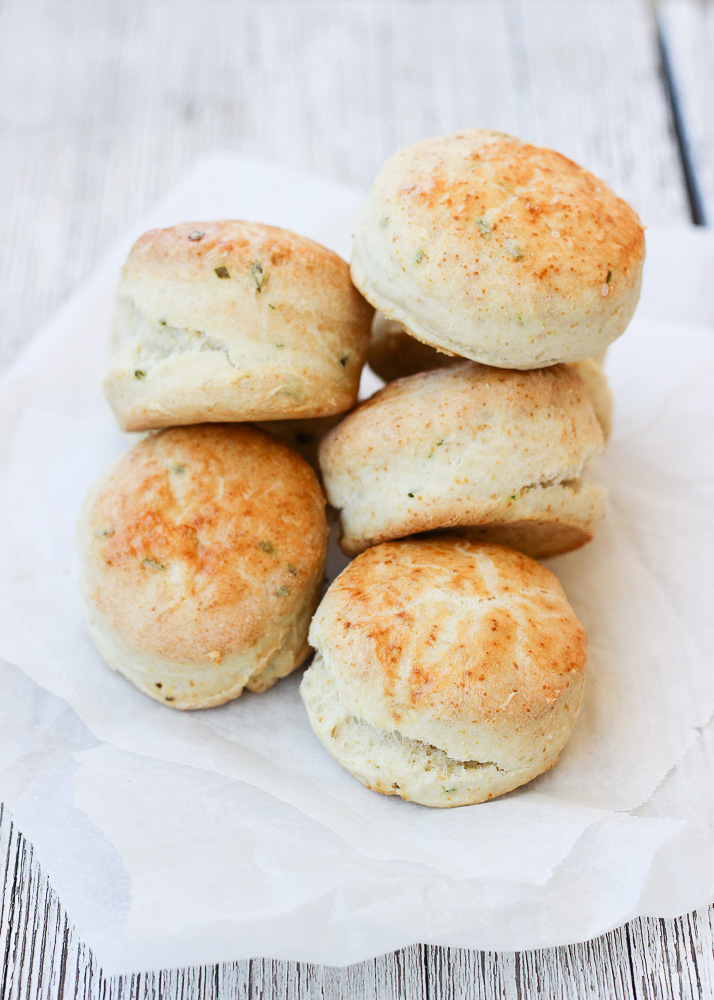 Scones crema agria y cebollino