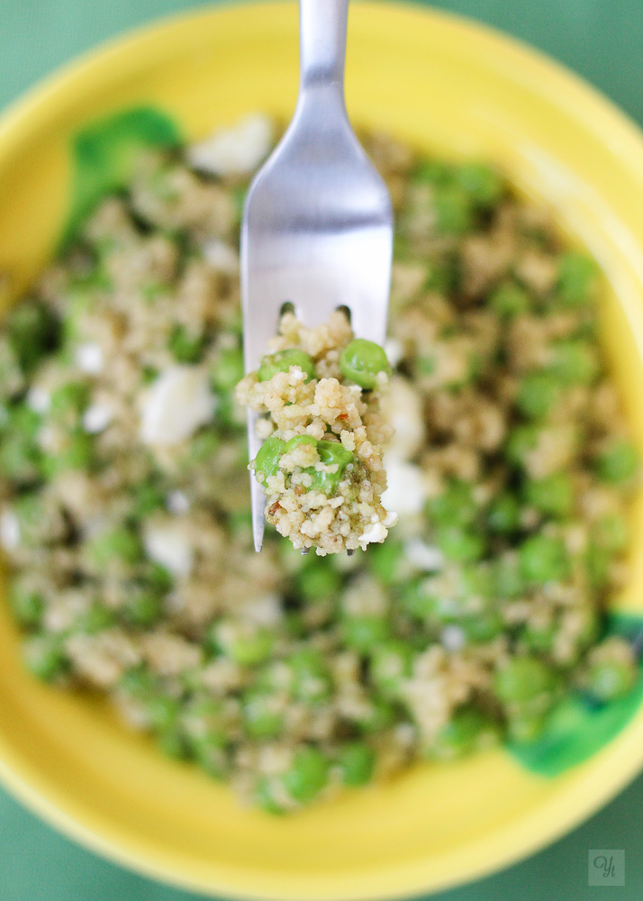 Cous cous con guisantes y salsa de albahaca