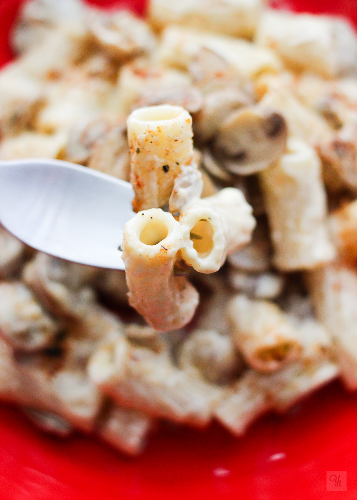 Pasta cremosa con champiñones