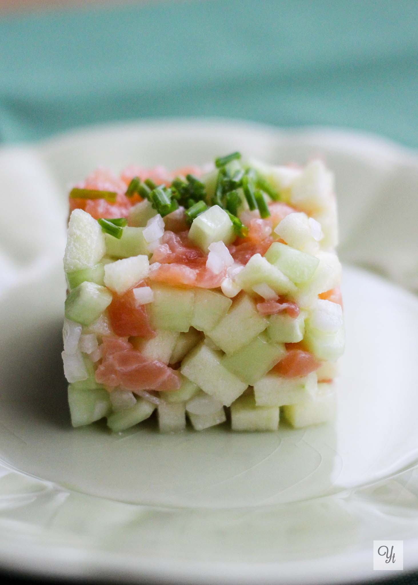 Tartar de manzana, salmón y pepino