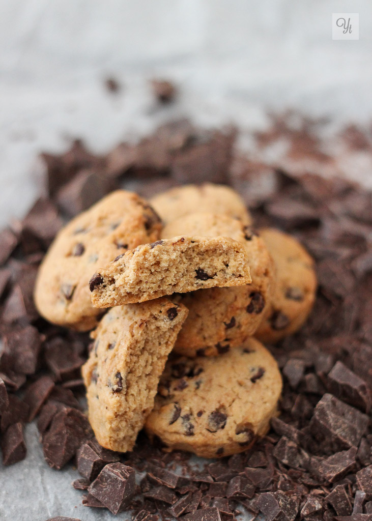 Galletas de almendra, tahini y chocolate